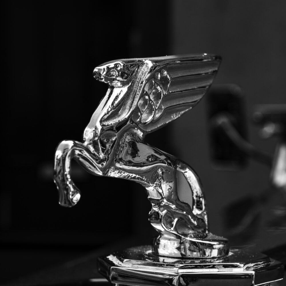 Kühlerfigur von einem Amilcar